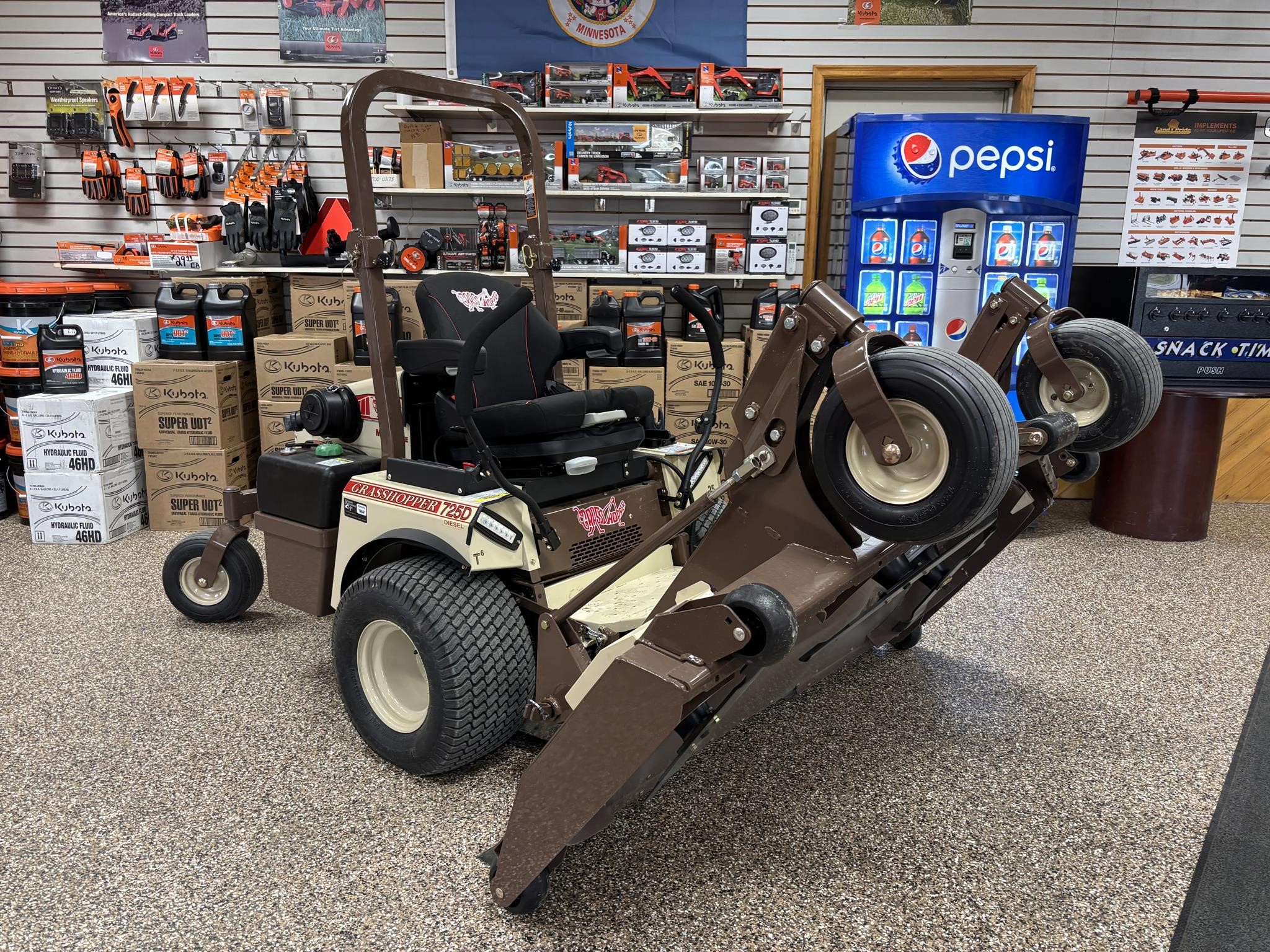 2025 GRASSHOPPER 725DT6 - Kesteloot Enterprises